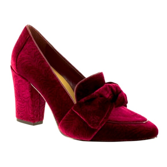 NWT Bella Vita Gala II Red Velour Damask Embossed Pointed Toe Bow Block Heel 12 - Picture 3 of 6